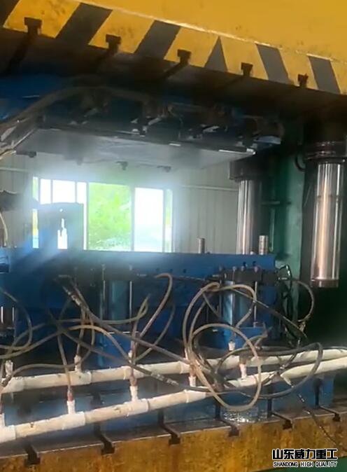 塑料托盤(pán)模壓過(guò)程